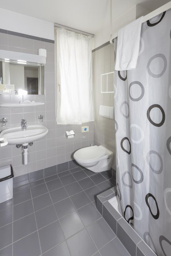 Hotel Rynach Reinach  Ngoại thất bức ảnh